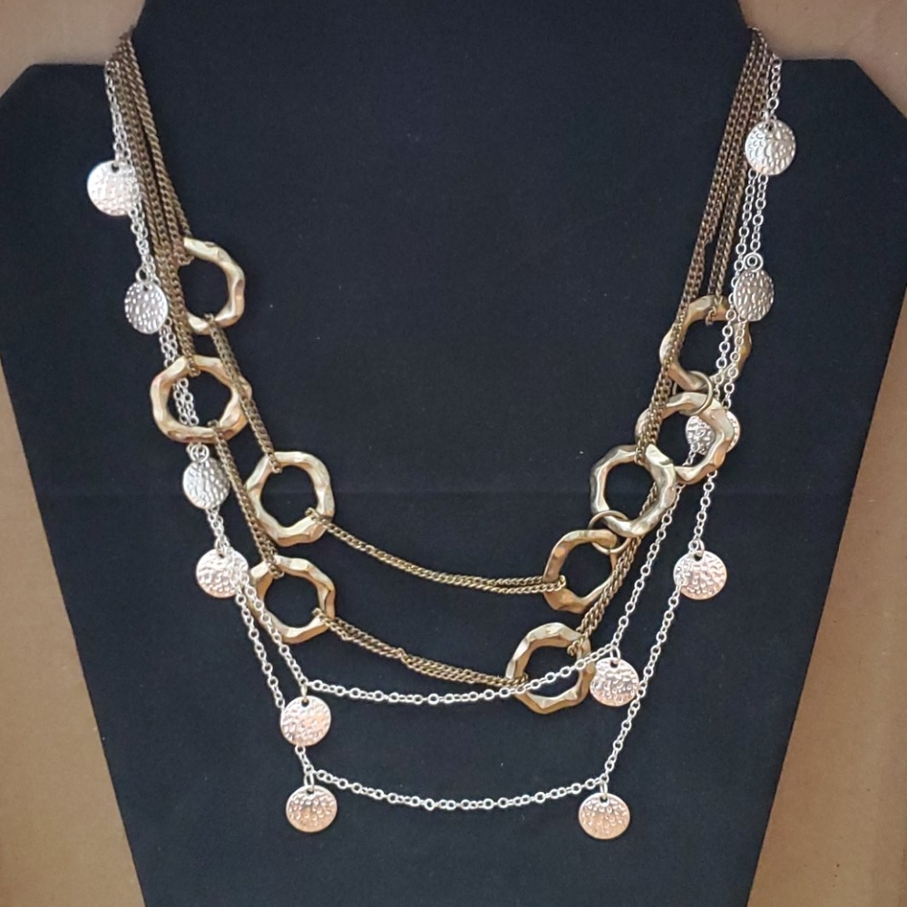 Daisy Fuentes necklaces